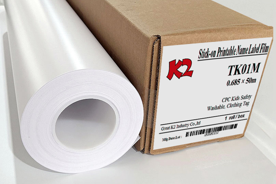 De zelfklevende kledinglabels van K2